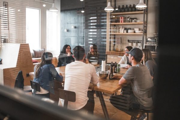 ¿Qué es el outsourcing? Ventajas de contratar servicios outsourcing