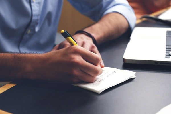 Las nuevas fuentes de financiación para proyectos empresariales: el crowdfunding y el crowdsourcing